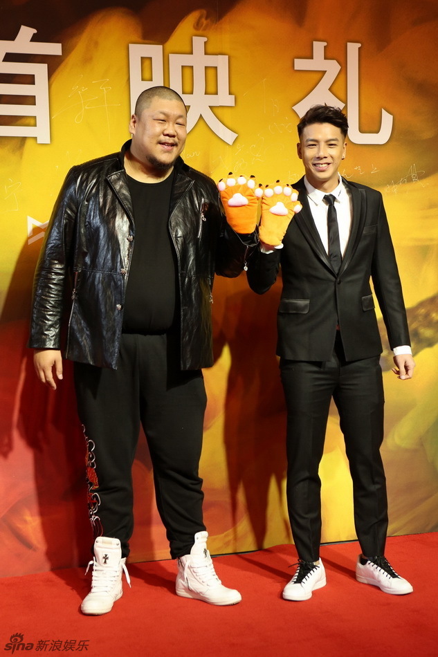 组图:《铁道飞虎》首映 成龙黄子韬王凯齐亮相_高清图集_新浪网