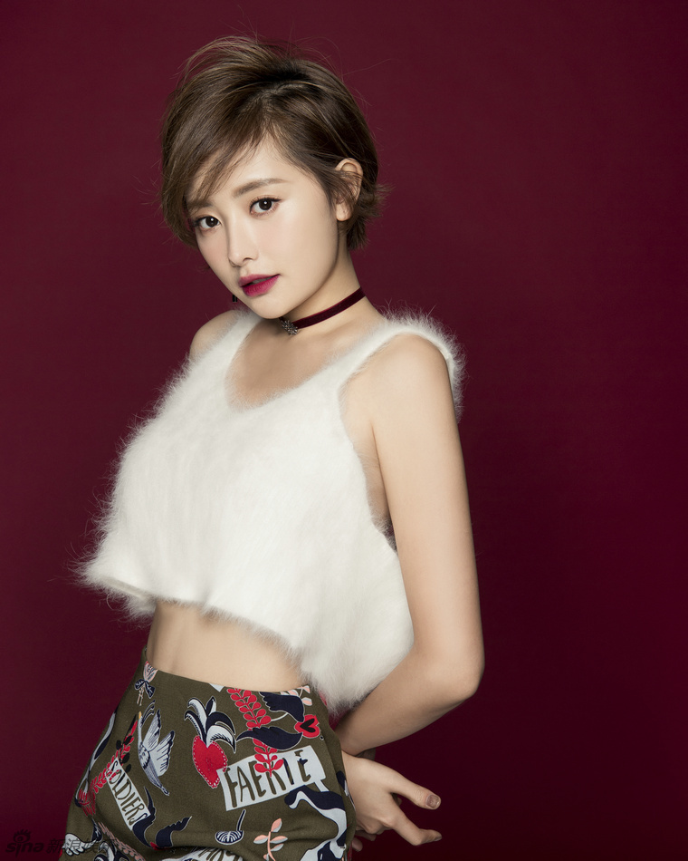 组图:吴昱瑶变身可爱小恶魔 性感小心机秀蛮腰_高清图集_新浪网