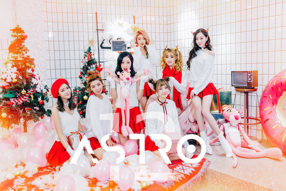 astro12星座女团曝圣诞大片 尽显青春甜美