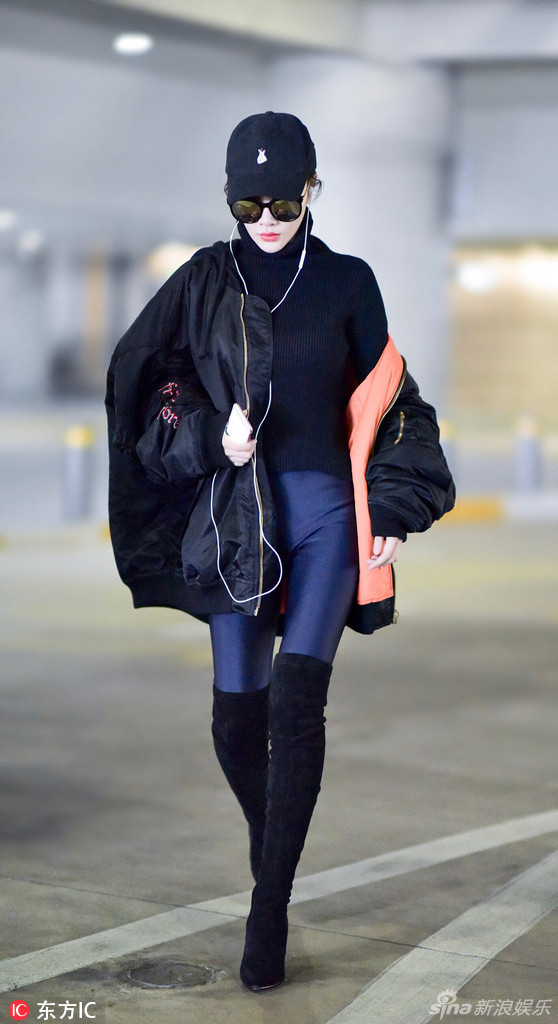 李小璐穿过膝长靴秀美腿