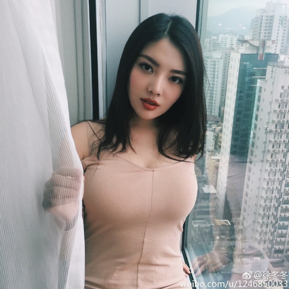 组图:大嫂徐冬冬裸色诱惑 傲人34e圆润有光泽_高清图集_新浪网