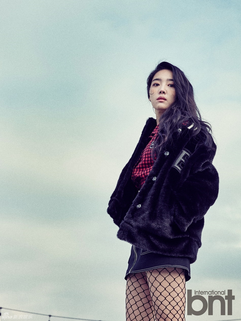 组图:韩女星金素拉拍写真 穿网袜秀美腿女人味_高清图集_新浪网