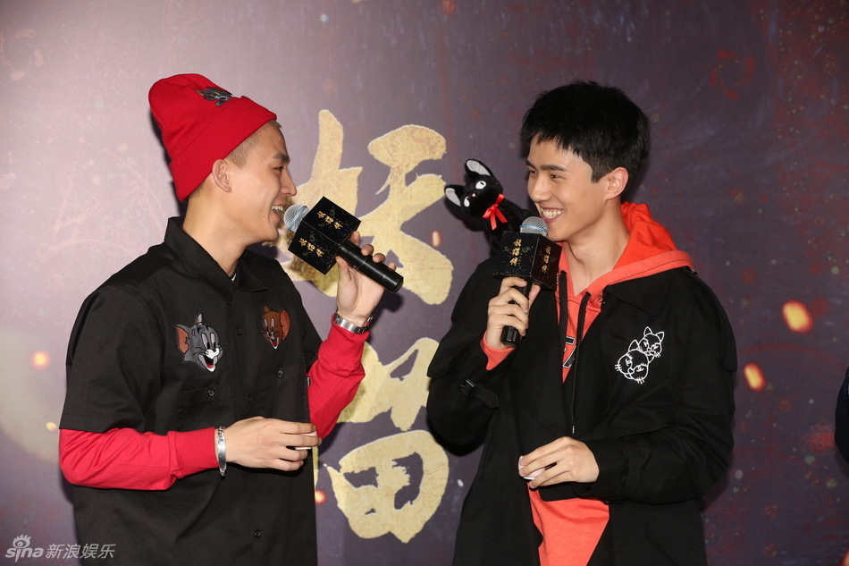 组图:《妖猫传》杀青 欧豪刘昊然现场比心_高清图集_新浪网