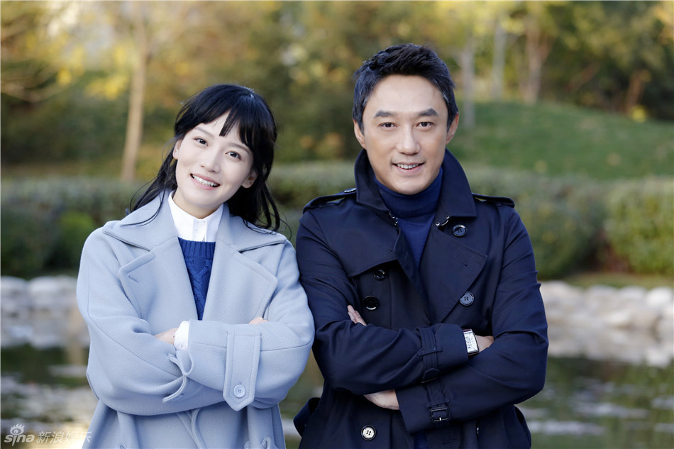 新浪娱乐讯 由吴奇隆,唐于鸿,王新,周韦彤主演的电视剧《向着幸福前进