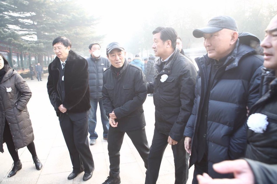 何群追悼会张艺谋陈凯歌现身
