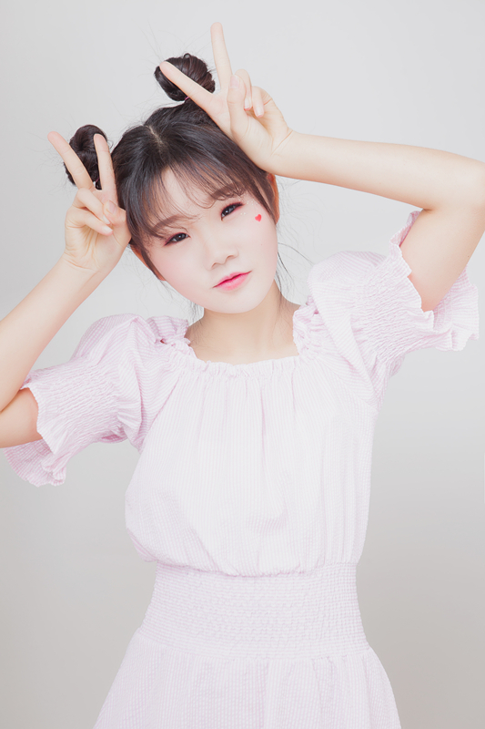 新浪娱乐讯 sunshine组合成员cheryl和nancy将于新年发布最新单曲,新