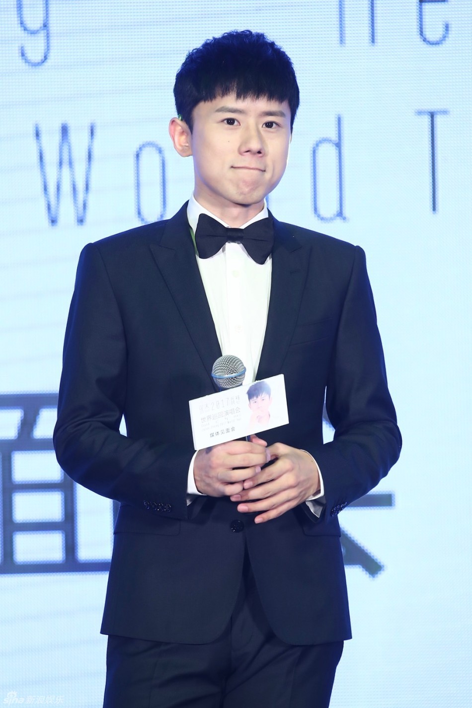 1 / 16 新浪娱乐讯 张杰"我想"世界巡回演唱会发布会在北京召开,现场