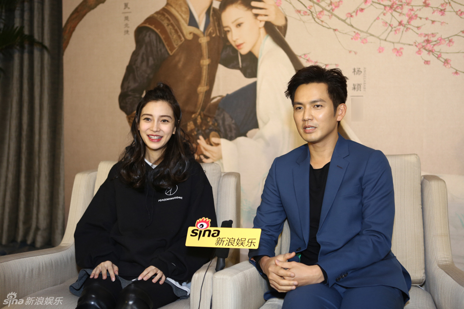 组图:baby孕中清瘦依旧 与钟汉良相谈甚欢_高清图集_新浪网