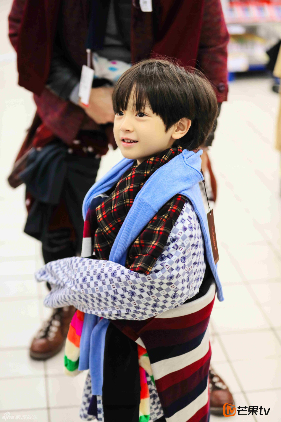 新浪娱乐讯 阿拉蕾在董力怀里撒娇流泪的样子让人超