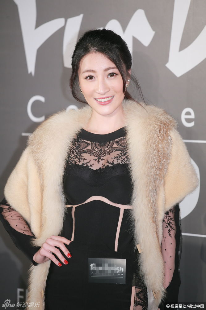 组图:陈凯琳出席香港皮草设计大赛 大秀美腿_高清图集_新浪网