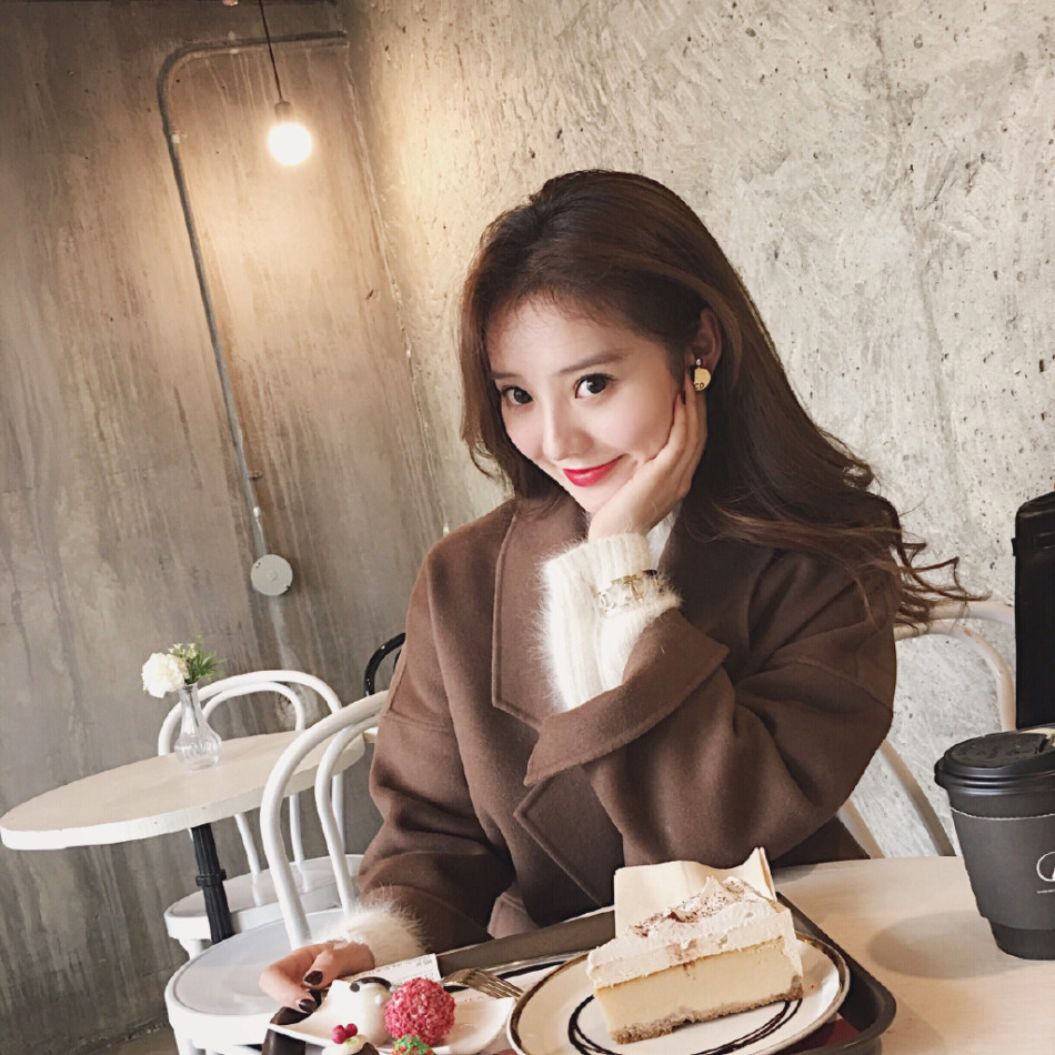 组图:网红夏夏高贵享受下午茶 打扮靓丽很壕气_高清图集_新浪网