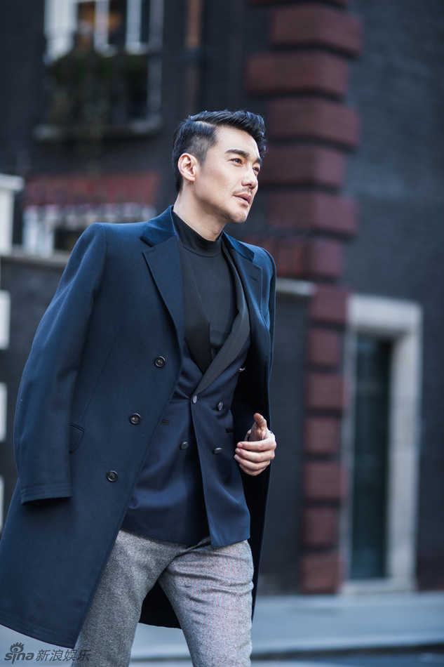 组图:行走的穿衣模范!胡兵伦敦街头尽显儒雅_高清图集_新浪网