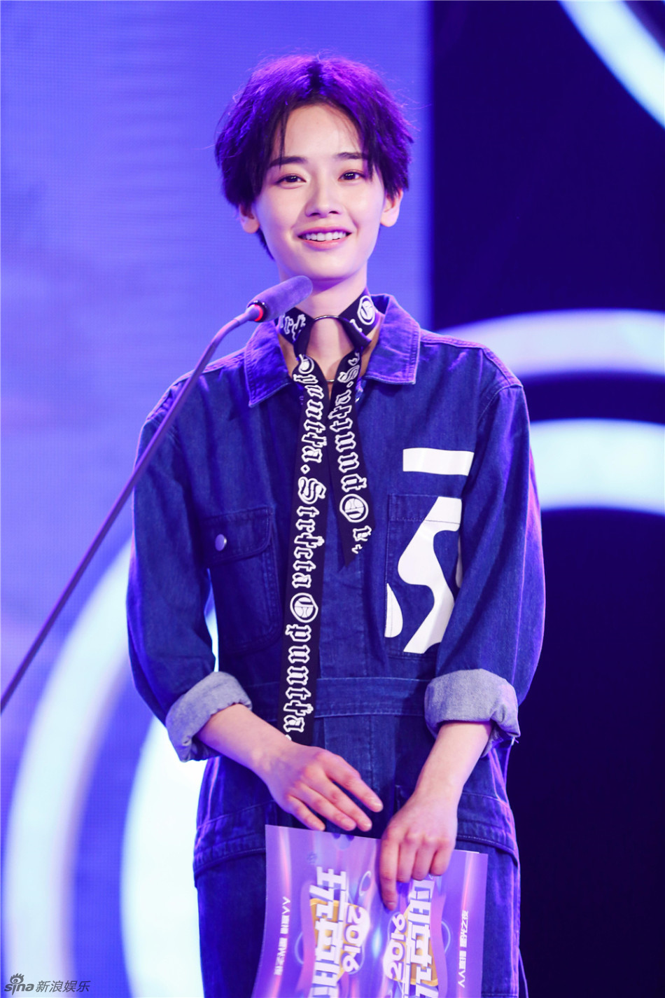 组图:刘雅瑟慵懒随性 实力演绎青春帅气范儿_高清图集_新浪网