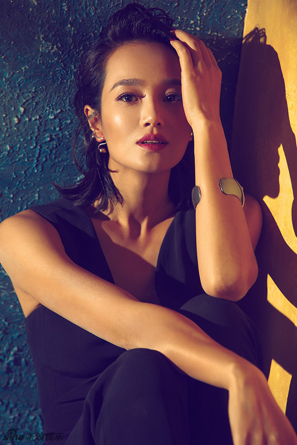 组图:朱丹魅力深v秀性感 帅气演绎轻熟女诱惑_高清图集_新浪网
