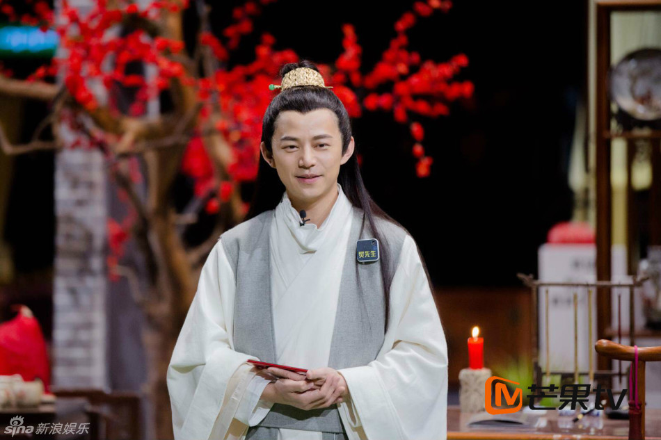 组图:何炅cos梅长苏长发飘逸仙气足 胡歌吐槽_高清图集_新浪网