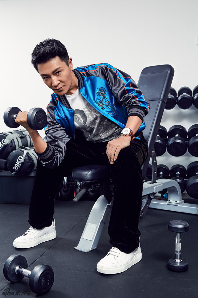 组图:man爆!李宗翰健身房里变运动型男秀腹肌_高清图集_新浪网