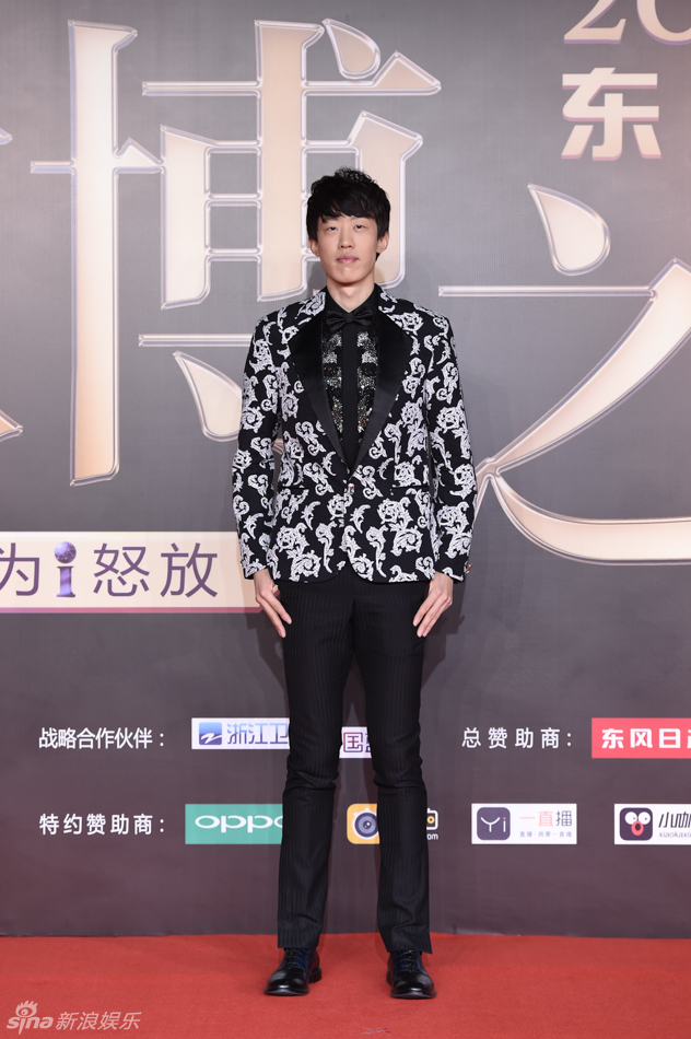 跳高运动员张国伟