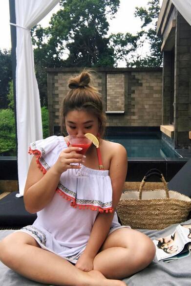 郑欣宜穿比基尼秀身材