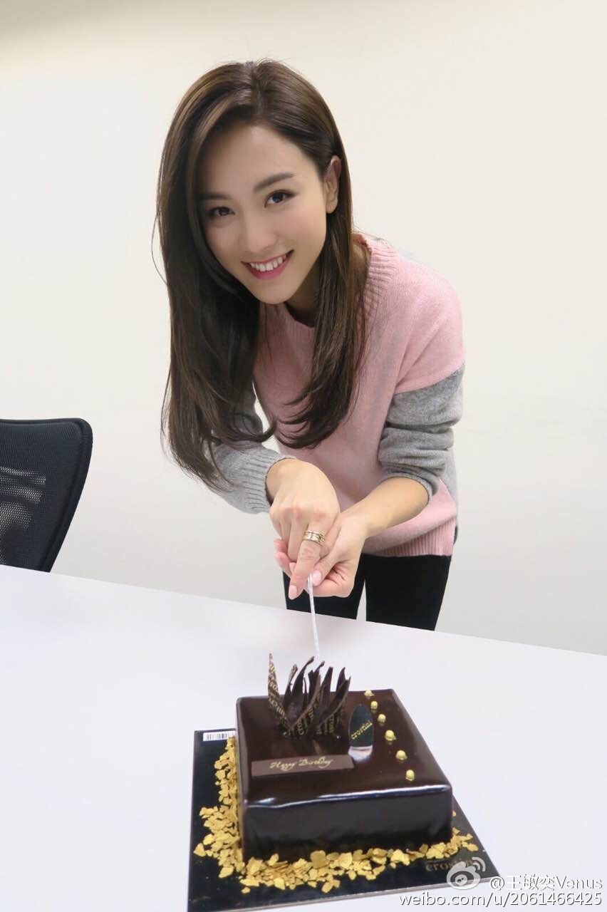 曾志伟"准儿媳"私照甜美清纯 腹肌线条惊人(图)_高清图集_新浪网