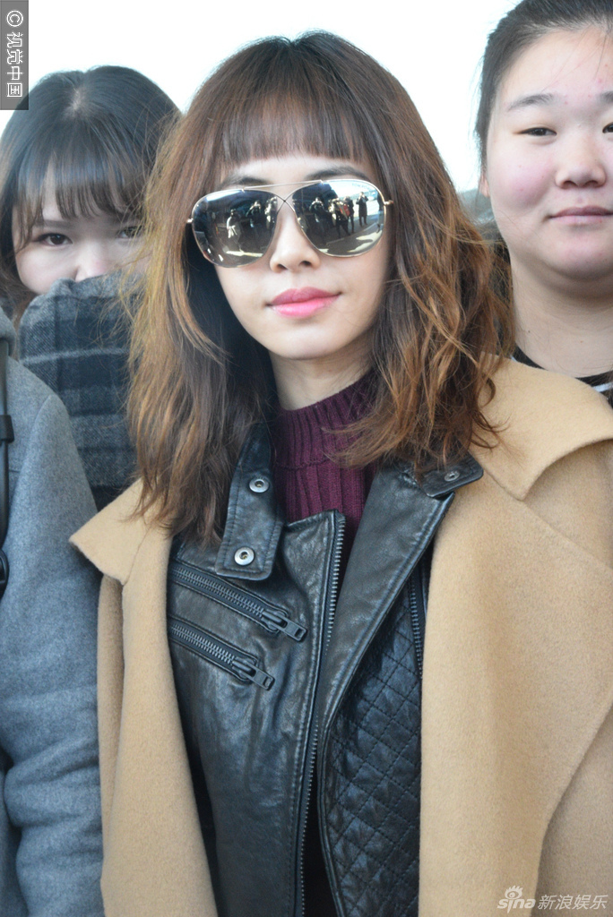 蔡依林剪齐刘海减龄显呆萌_高清图集_新浪网