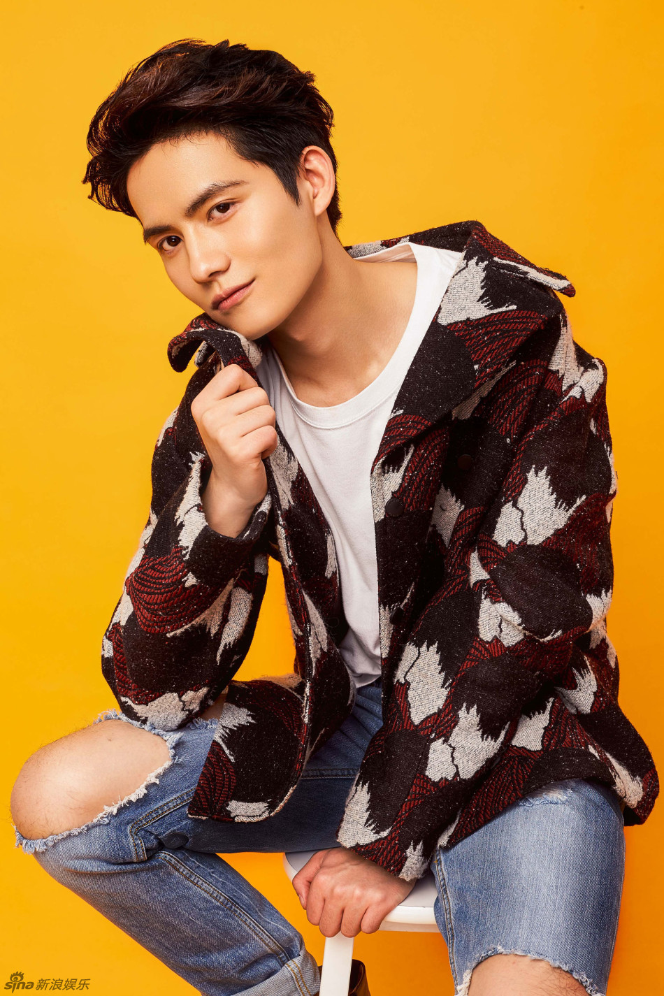 组图:胡文喆复古写真变潮男 洒脱随性很撩人_高清图集_新浪网