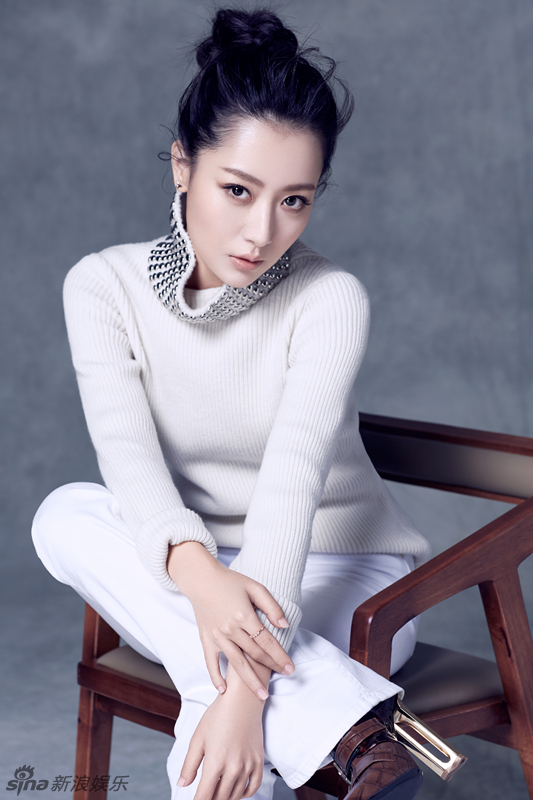 组图:白冰优雅精致秀白嫩美肌 干练帅气又御寒_高清图集_新浪网