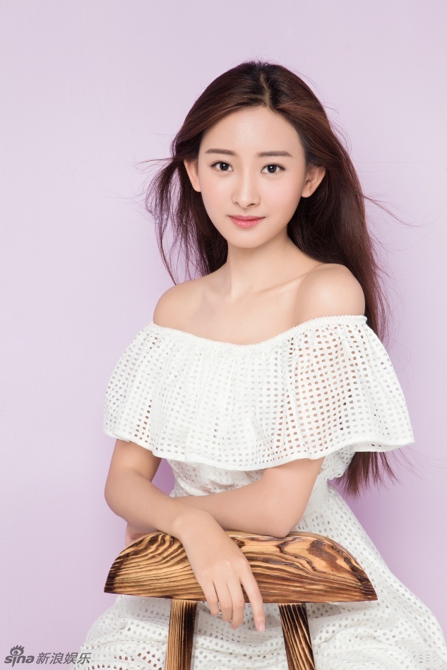 代文雯灵动俏皮