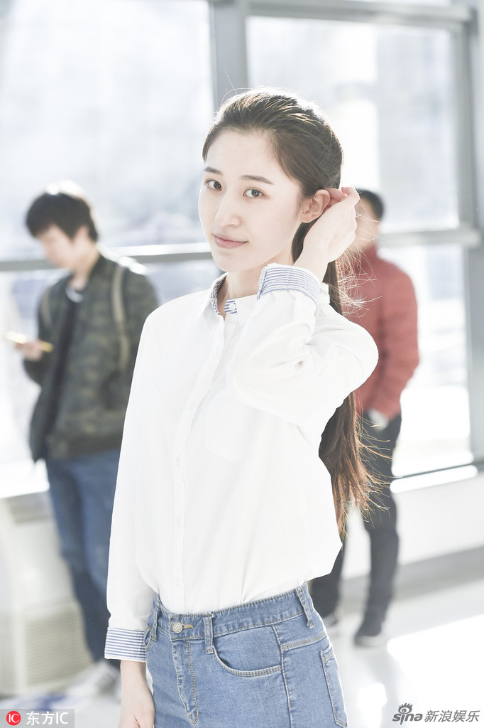 组图:北影艺考美女齐齐素颜上阵 清新范超养眼_高清图集_新浪网