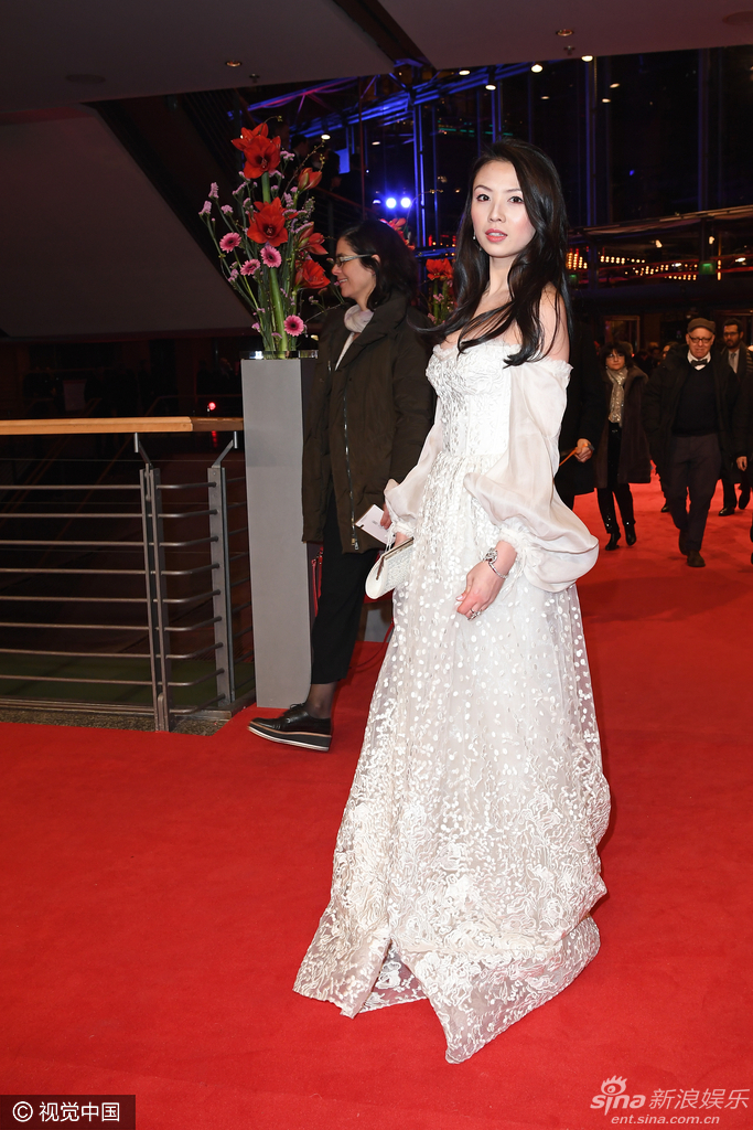 内地女演员梁雪芹柏林大解放