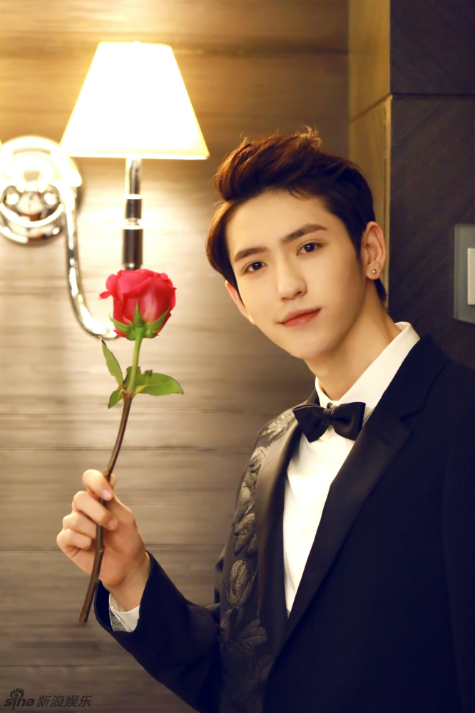 新浪娱乐讯 情人节将至,玫瑰花和男朋友可谓是节日标配,新生代人气