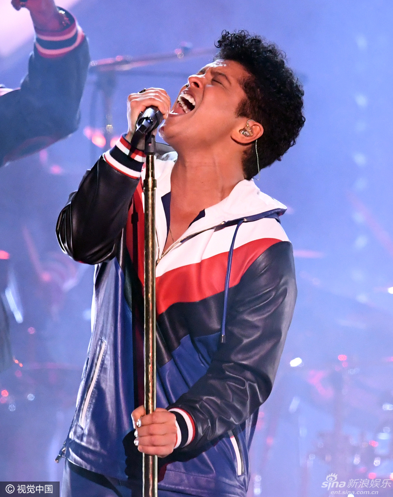 火星哥布鲁诺-马尔斯献唱格莱美