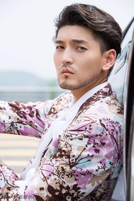 组图:隋咏良情人节变身花花公子 浪漫展撩妹力_高清图集_新浪网