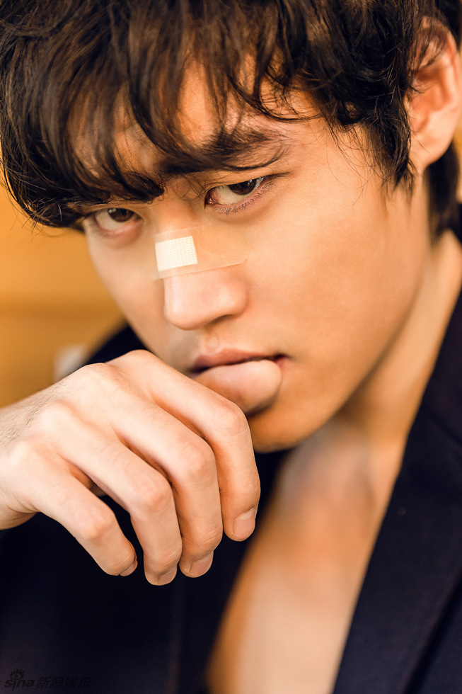 组图:《乘风破浪》"罗力"本煜首秀肌肉酷帅迷人_高清图集_新浪网