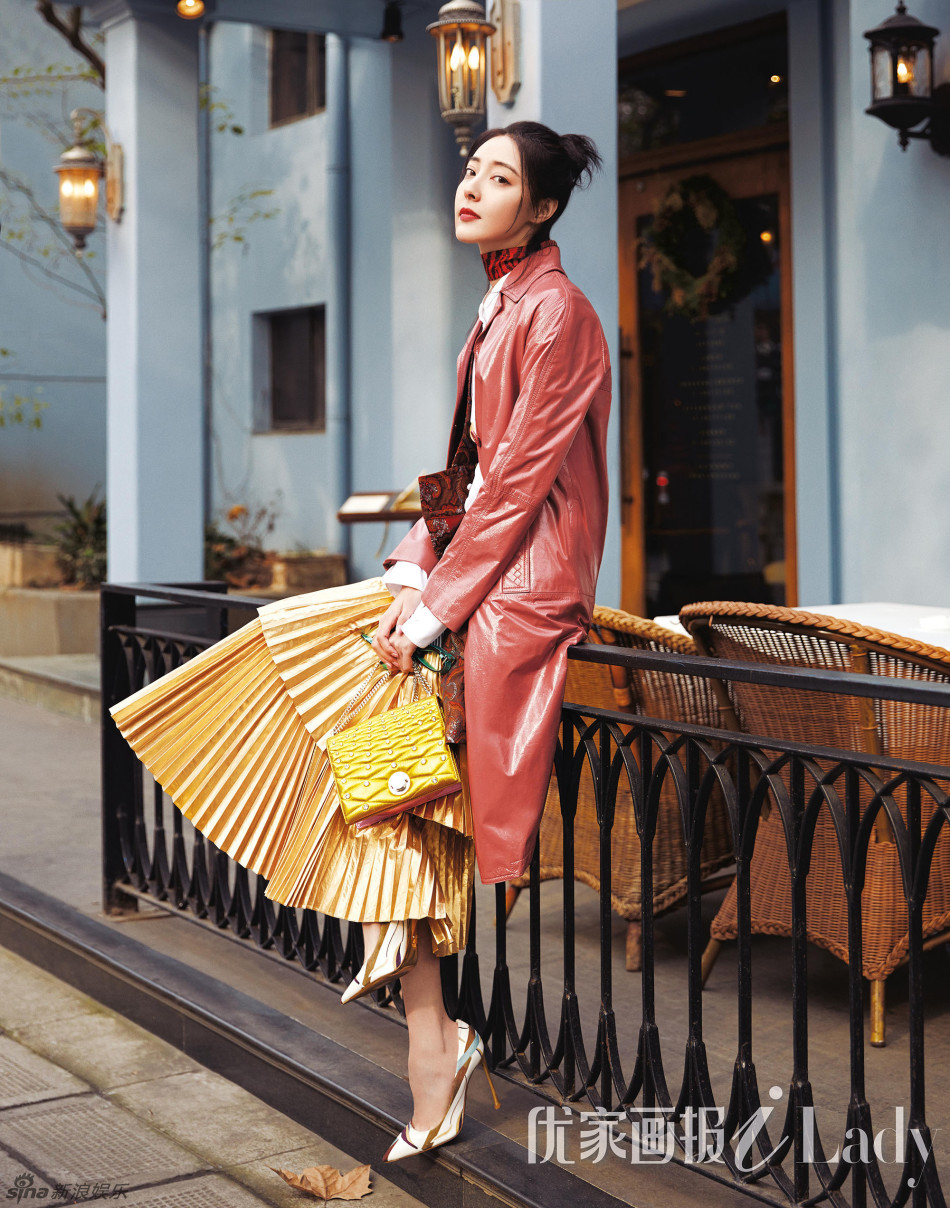 米露潮搭变时髦精 一衣多穿演绎百变风格