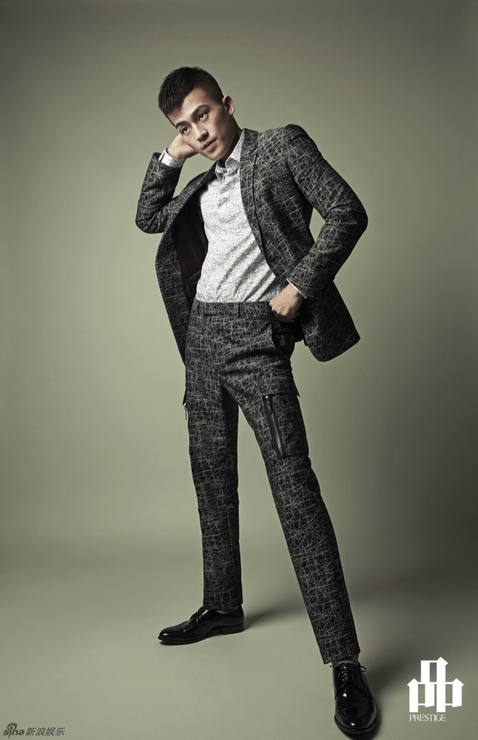 欧豪登海外杂志封面 雅痞不羁展潮男魅力