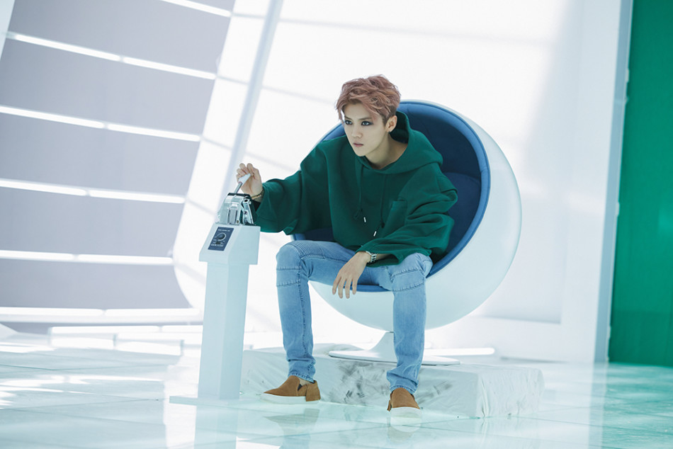 鹿晗《敢》剧情版mv曝光 坚定眼神展态度(图)_高清图集_新浪网