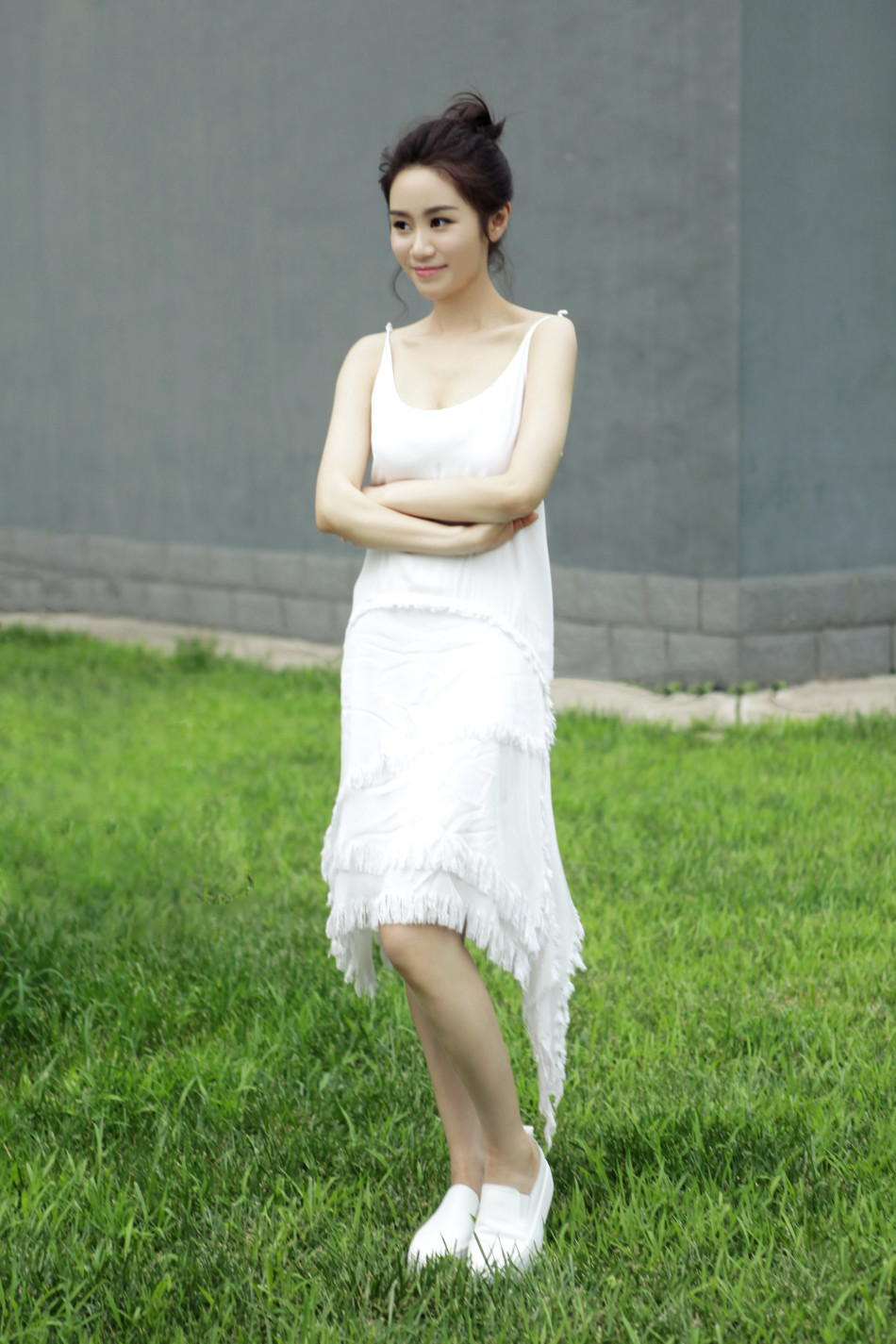 新浪娱乐讯 近日,演员彭莹莹曝光一组写真照,纯天然气质元气满满.