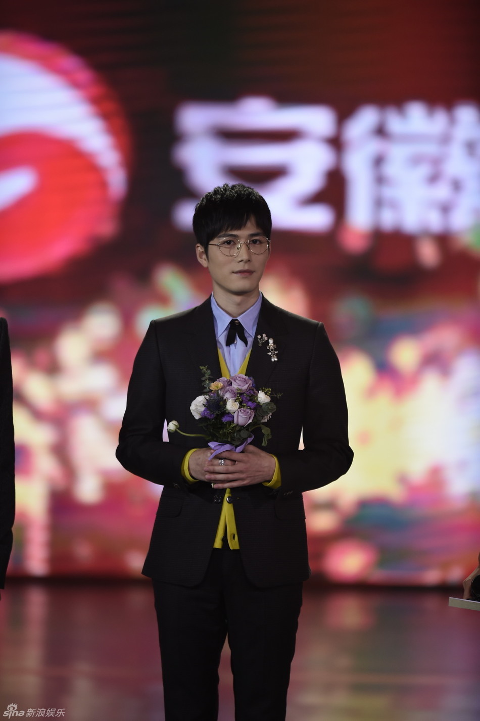 《国剧盛典》罗晋深情盯唐嫣