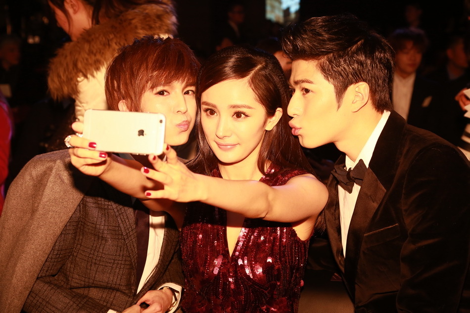 杨幂郭敬明疯狂自拍