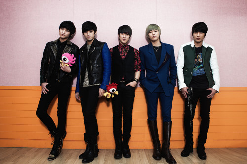 【2013.01.16】【明星】最韩流:ftisland90后花美男正能量来袭