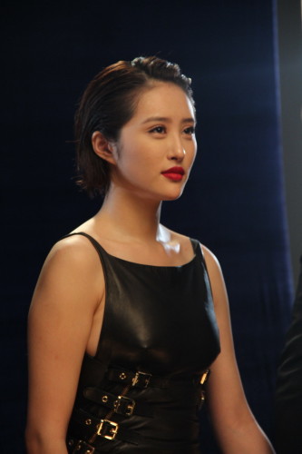 《华丽一族》热播 三主演曝暧昧大片(图)|《华丽一族》|李欣汝|李学庆