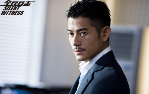 《全民目击》公映聚焦富二代揭人间冷暖