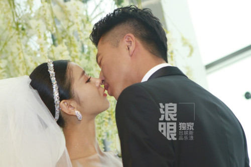 王雷李小萌大婚 真情告白：永远睡一张床