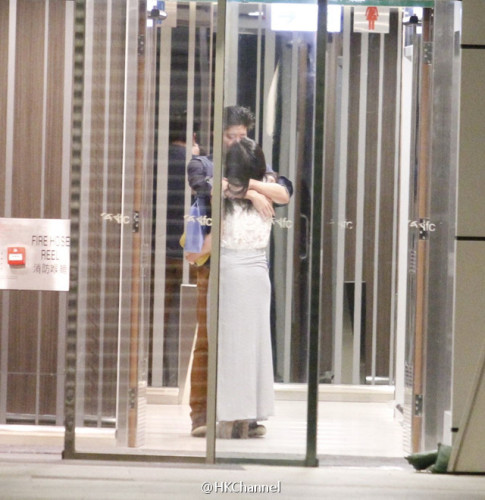 林芊妤两人忘情忘我