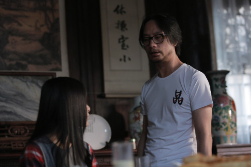 导演彭发给徐娇讲戏