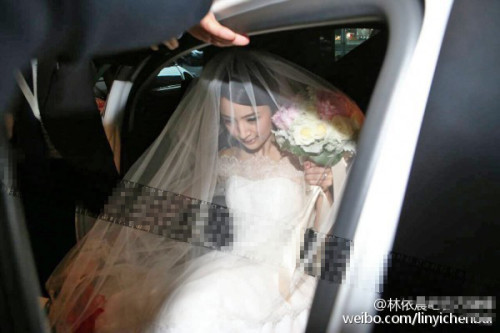林依晨办婚宴娇羞不语 新郎低调接亲