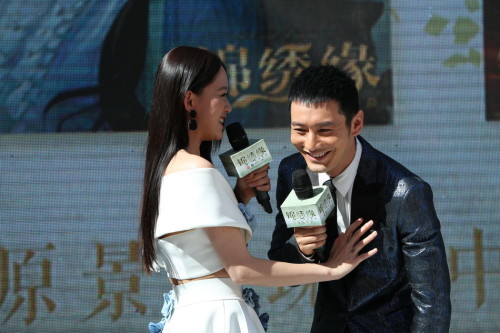 陈乔恩胸咚黄晓明
