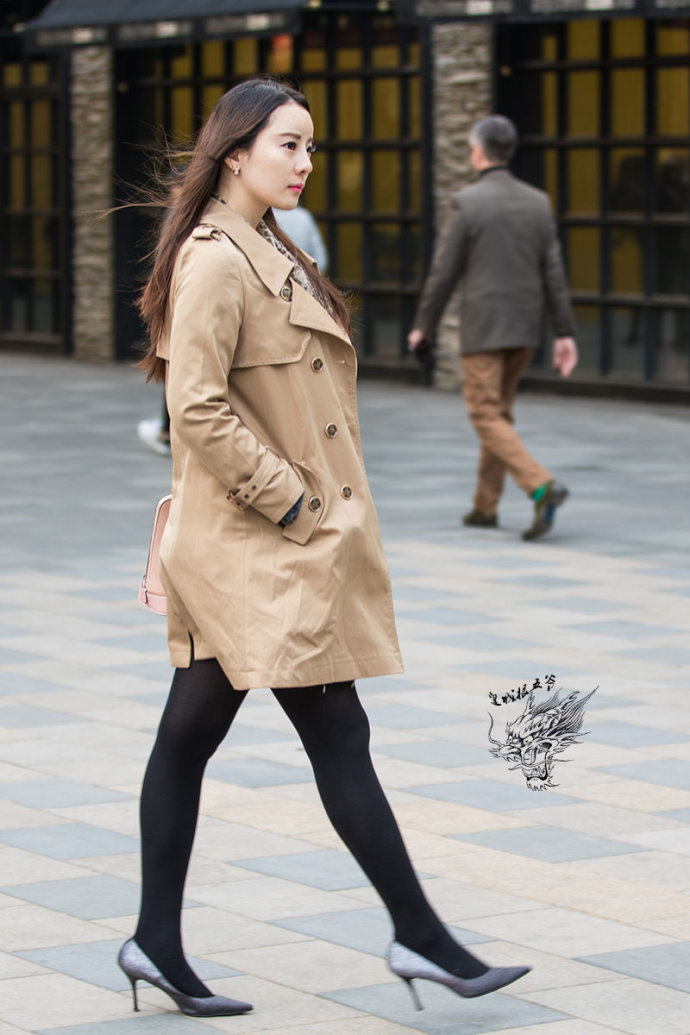 街拍三里屯时尚性感美女