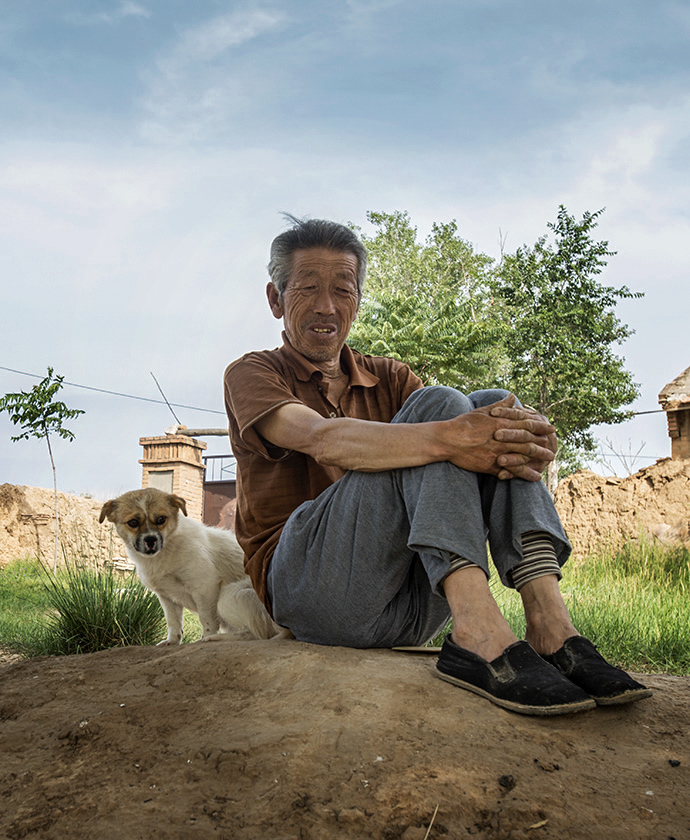 仅剩五个光棍的小山村