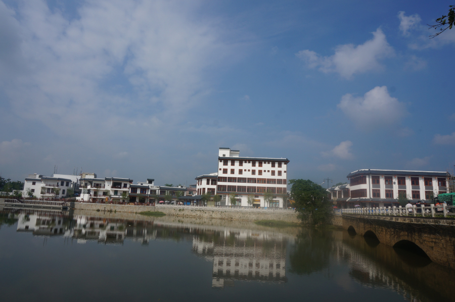 琼海万泉水乡 文曲河畔青砖绿瓦之美